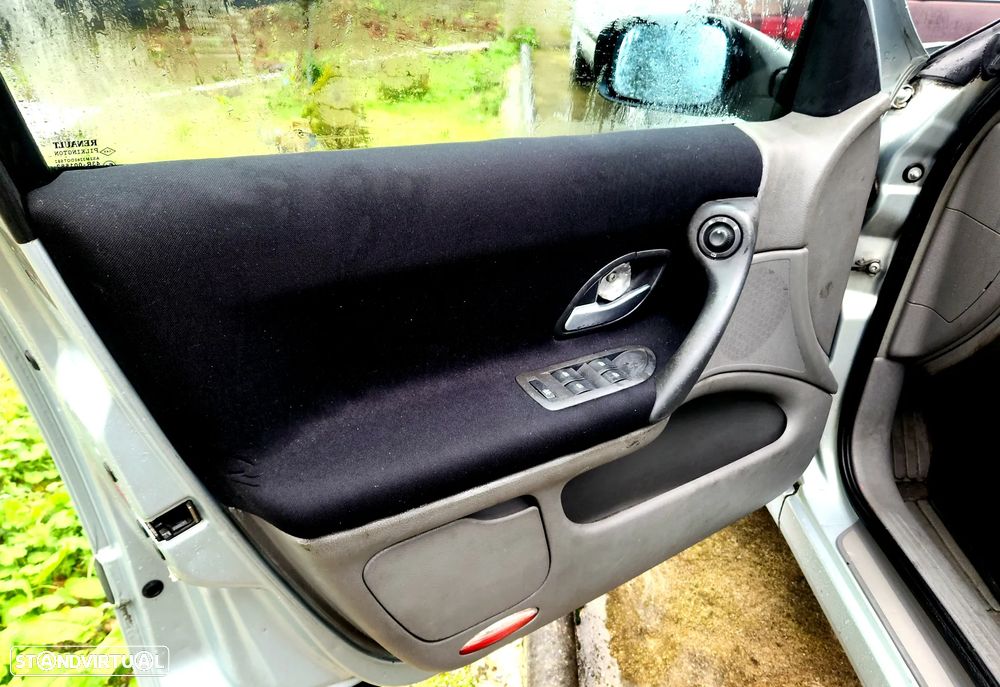 Renault Laguna Break 1.6 Privilège - 14