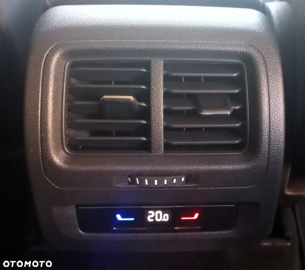 Volkswagen Touran 2.0 TDI BMT Comfortline Plus DSG - 20