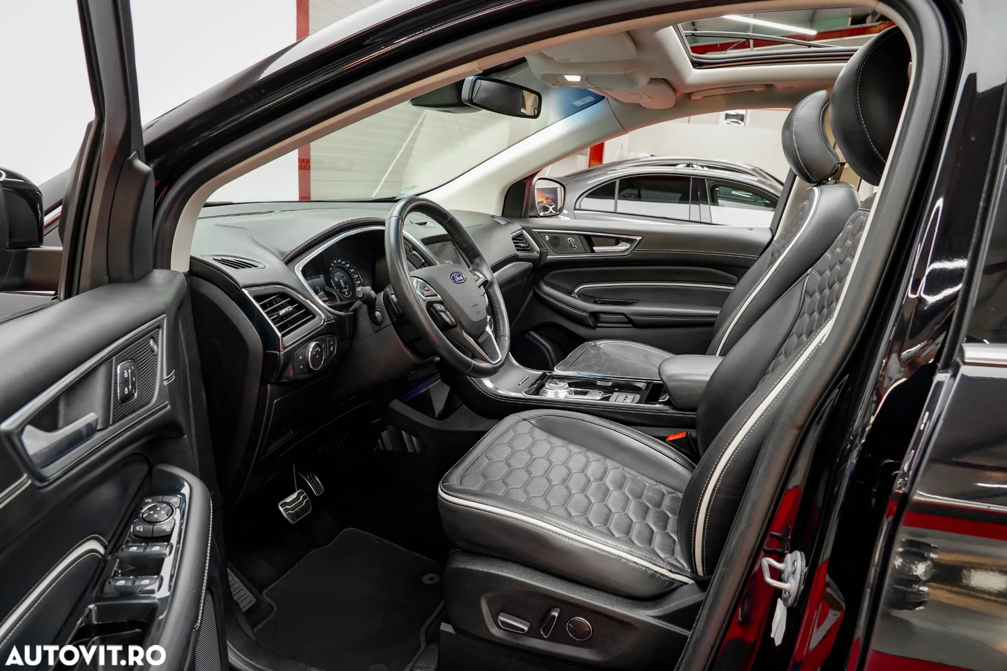 Ford Edge 2.0 Panther A8 AWD Vignale - 4