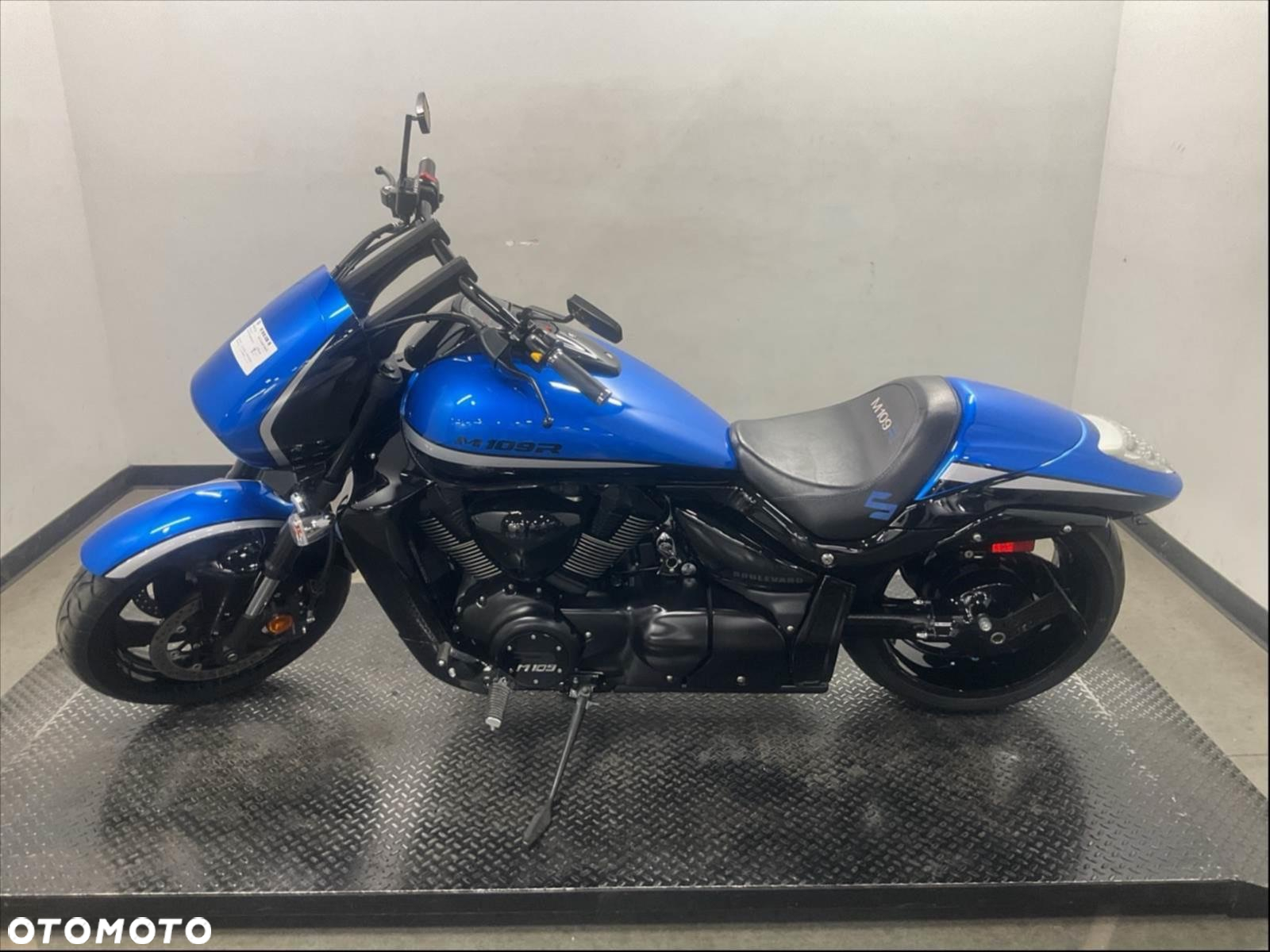 Suzuki Boulevard - 3