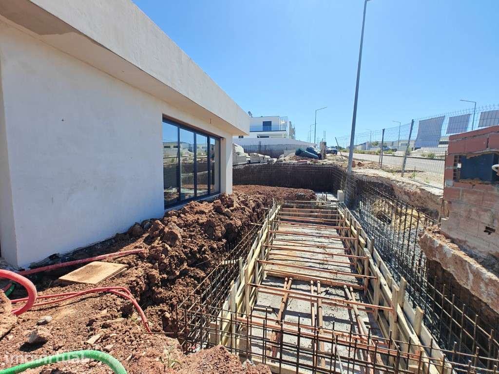 Moradia nova com piscina em zona privilegiada - Grande imagem: 5/23
