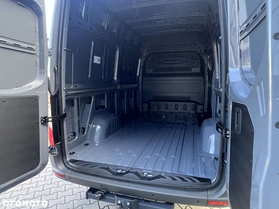 Mercedes-Benz Sprinter - 5