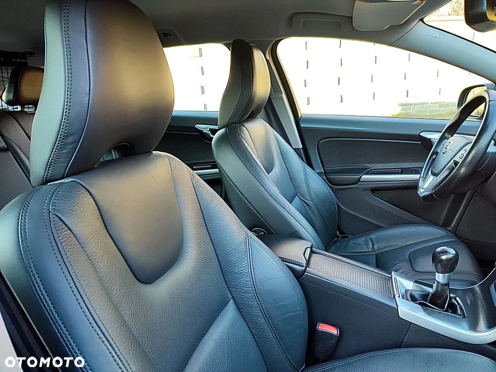 Volvo V60 DRIVe - 24