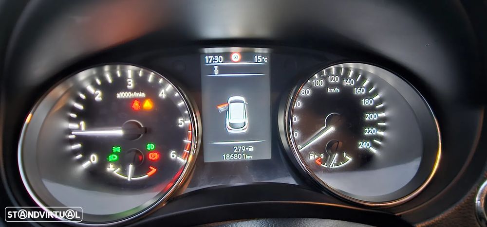 Nissan Qashqai 1.5 dCi N-Connecta 18 RS - 11