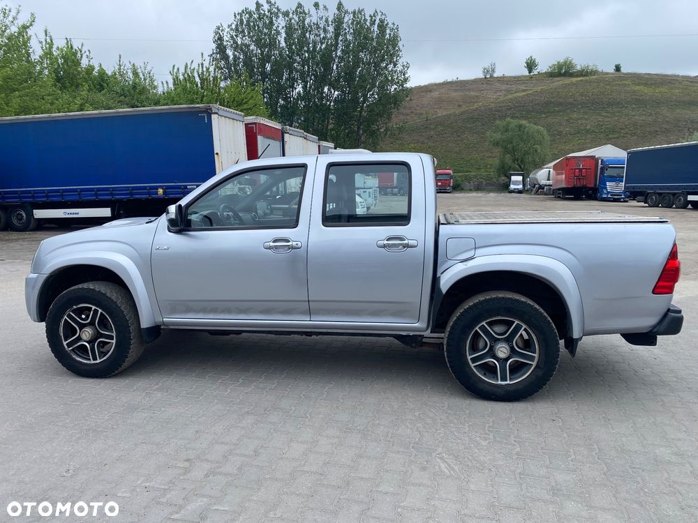 Isuzu D-Max 4x4 Double Cab Custom - 8