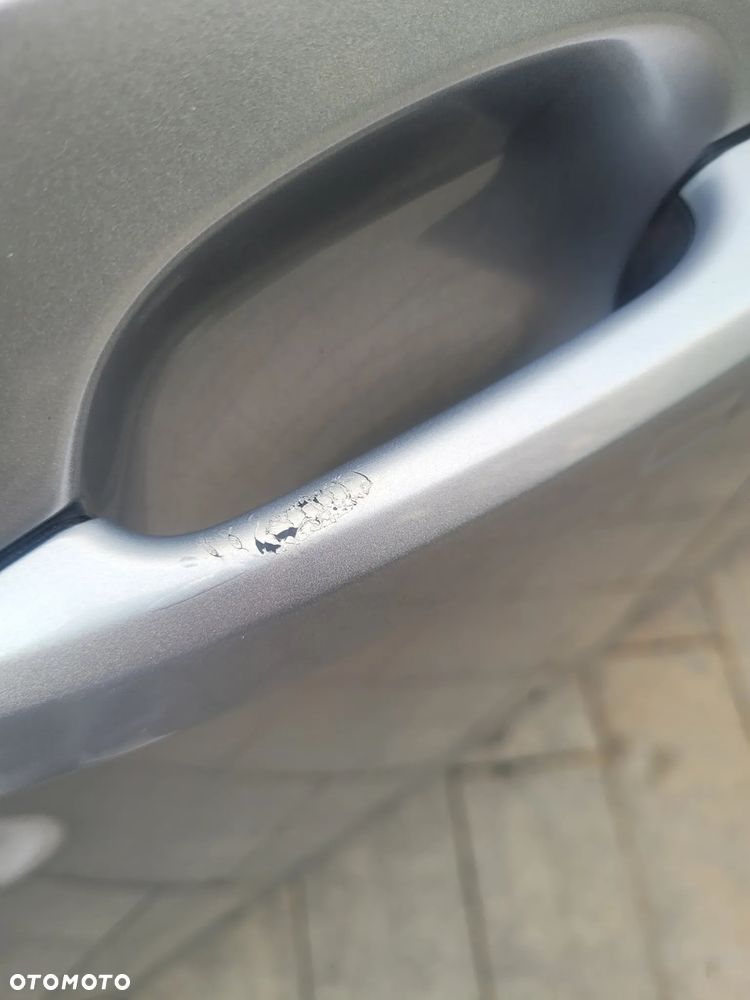 Audi A4 Avant 2.0 TDI ultra - 16
