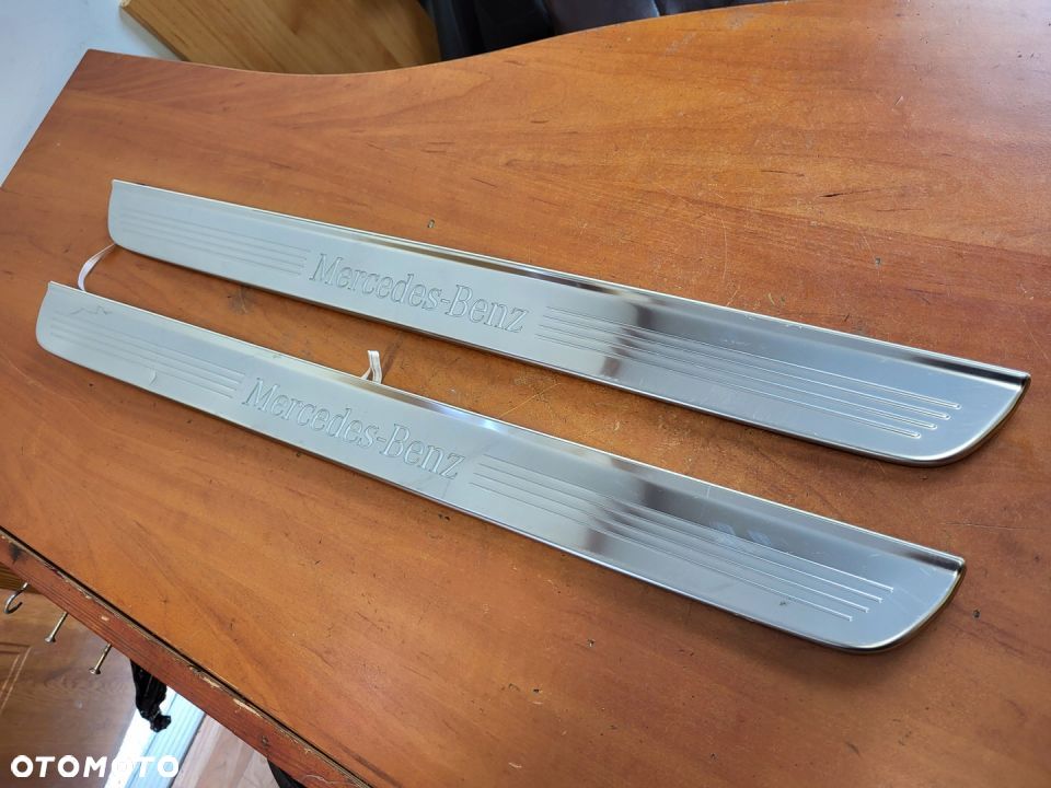LISTWA NAKŁADKA PROGU MERCEDES W205 COUPE CABRIO - 2