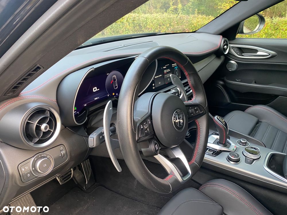 Alfa Romeo Giulia 2.0 Turbo Competizione Q4 - 14