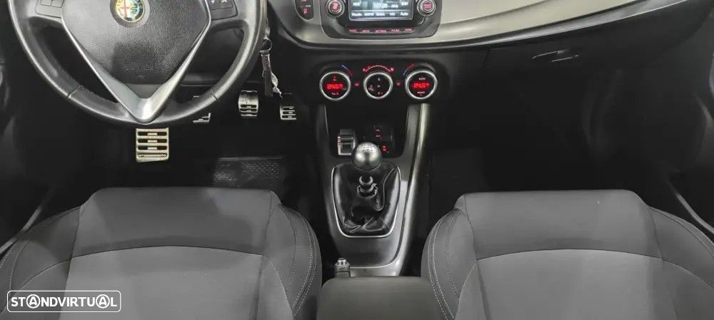 Alfa Romeo Giulietta 1.6 JTDM Exclusive - 38