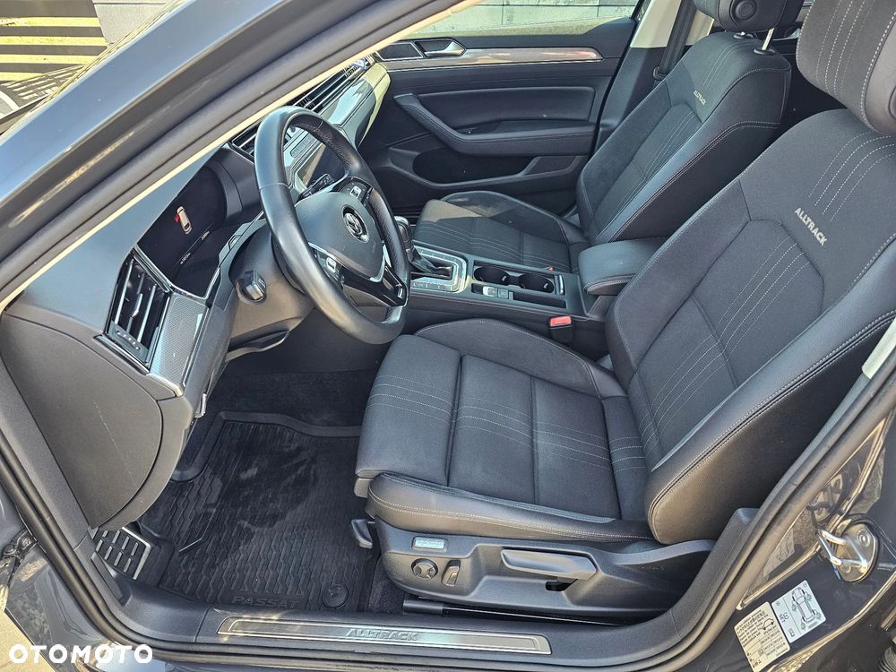 Volkswagen Passat Alltrack - 12