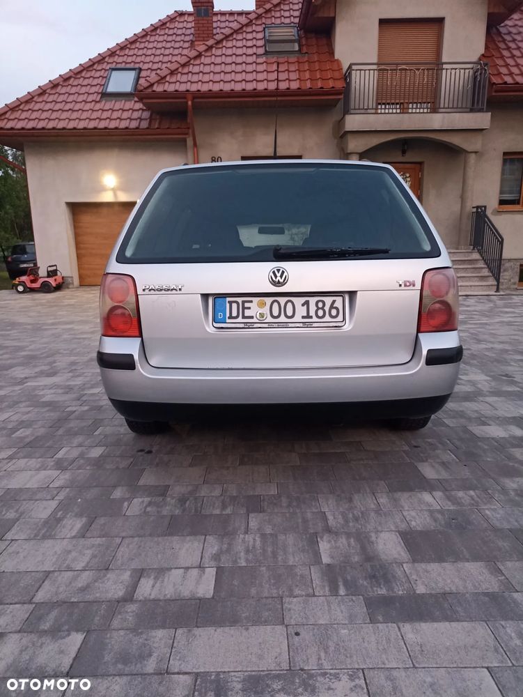 Volkswagen Passat 1.9 TDI Comfortline - 8