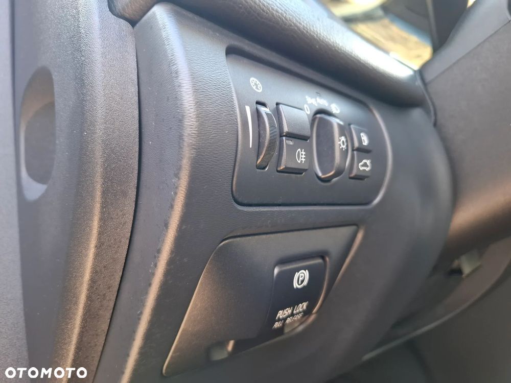 Volvo XC 60 3.2 AWD RDesign - 32