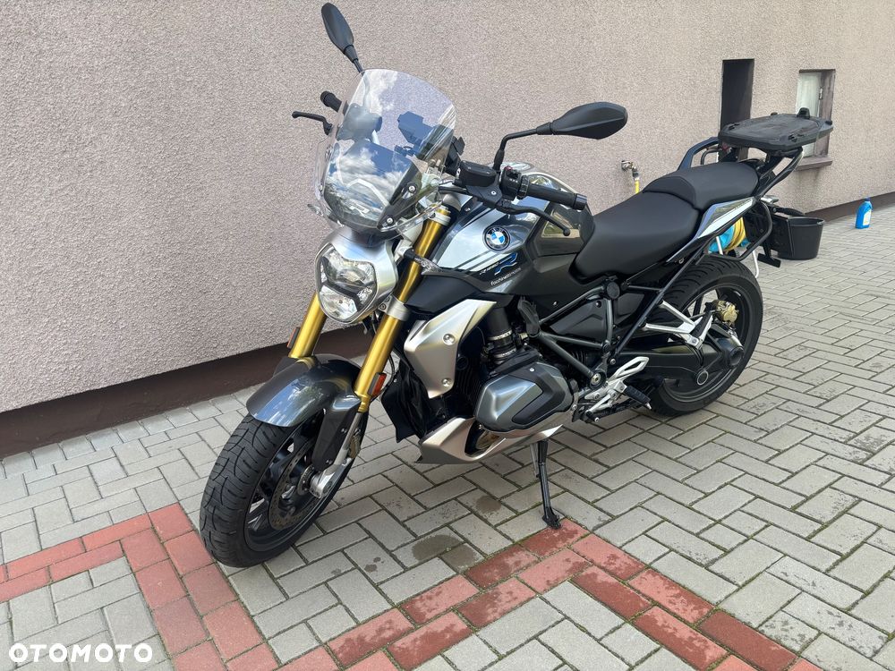 BMW R - 1