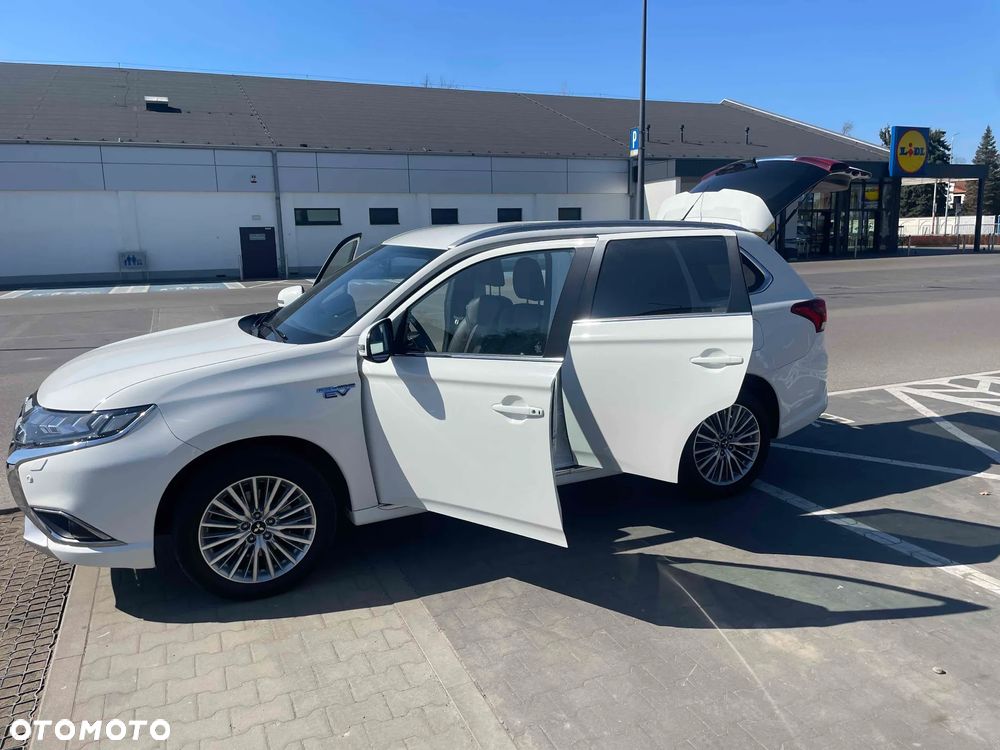 Mitsubishi Outlander - 8