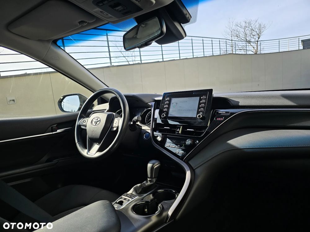 Toyota Camry 2.5 Hybrid Comfort CVT - 28