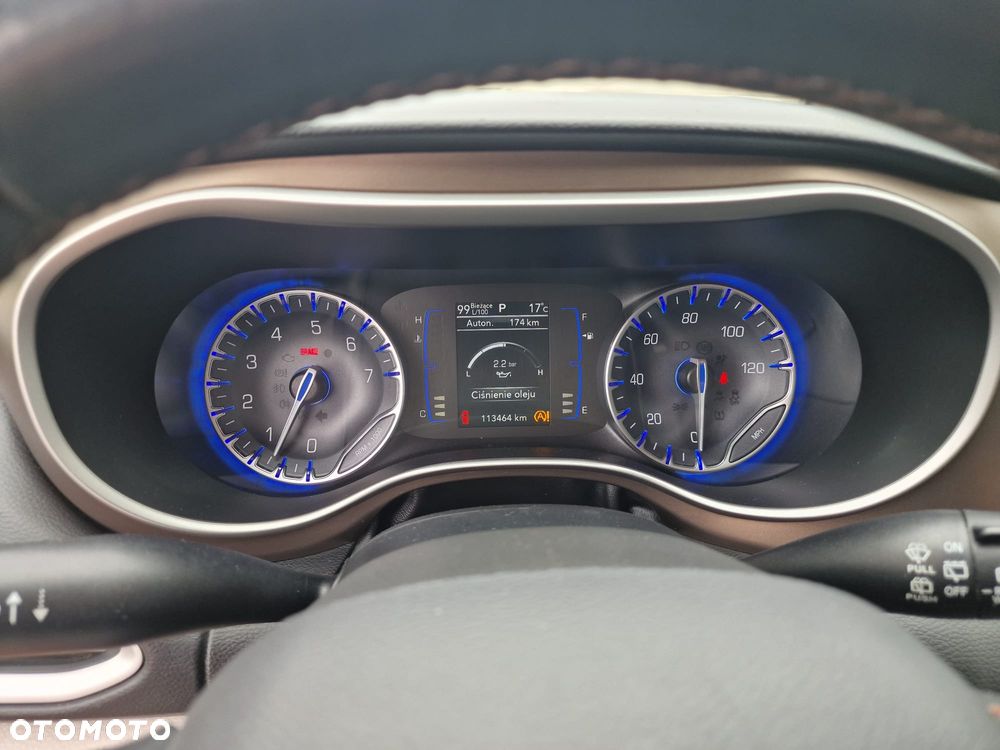 Chrysler Pacifica - 26