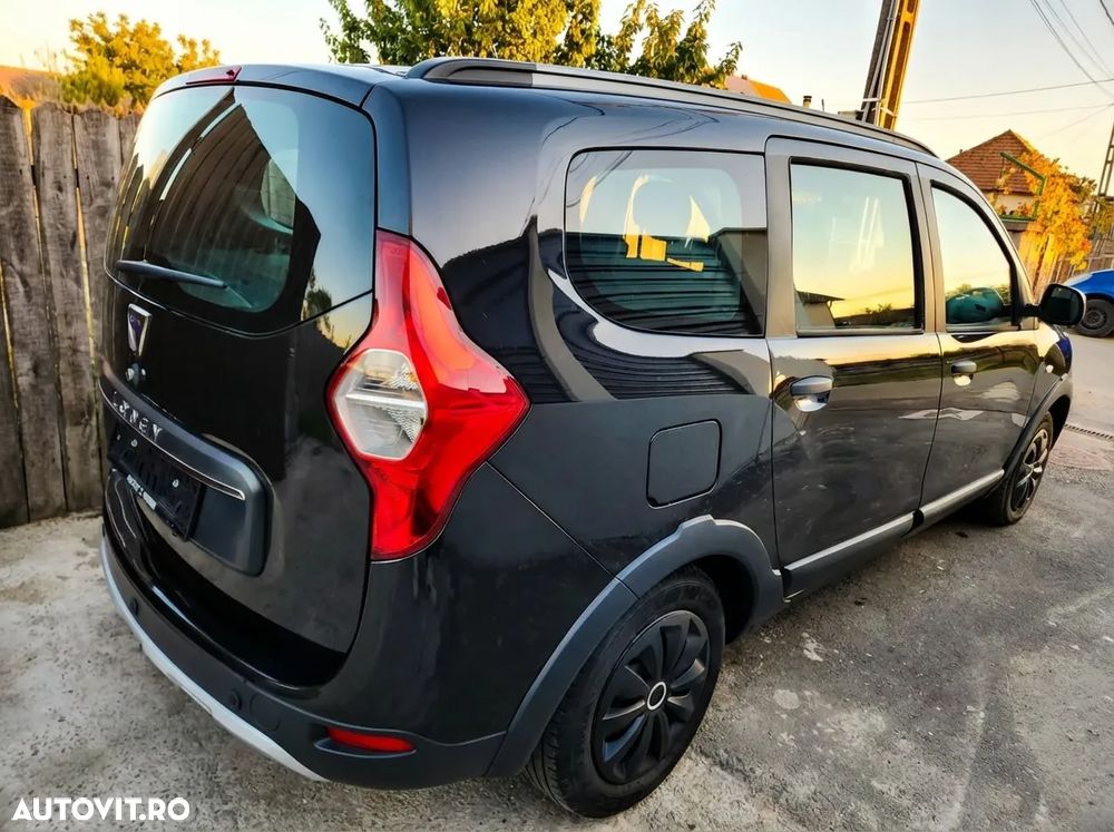 Dacia Lodgy 1.5 Blue dCi Stepway - 4