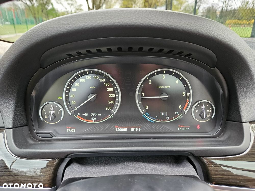 BMW Seria 5 525d xDrive - 9