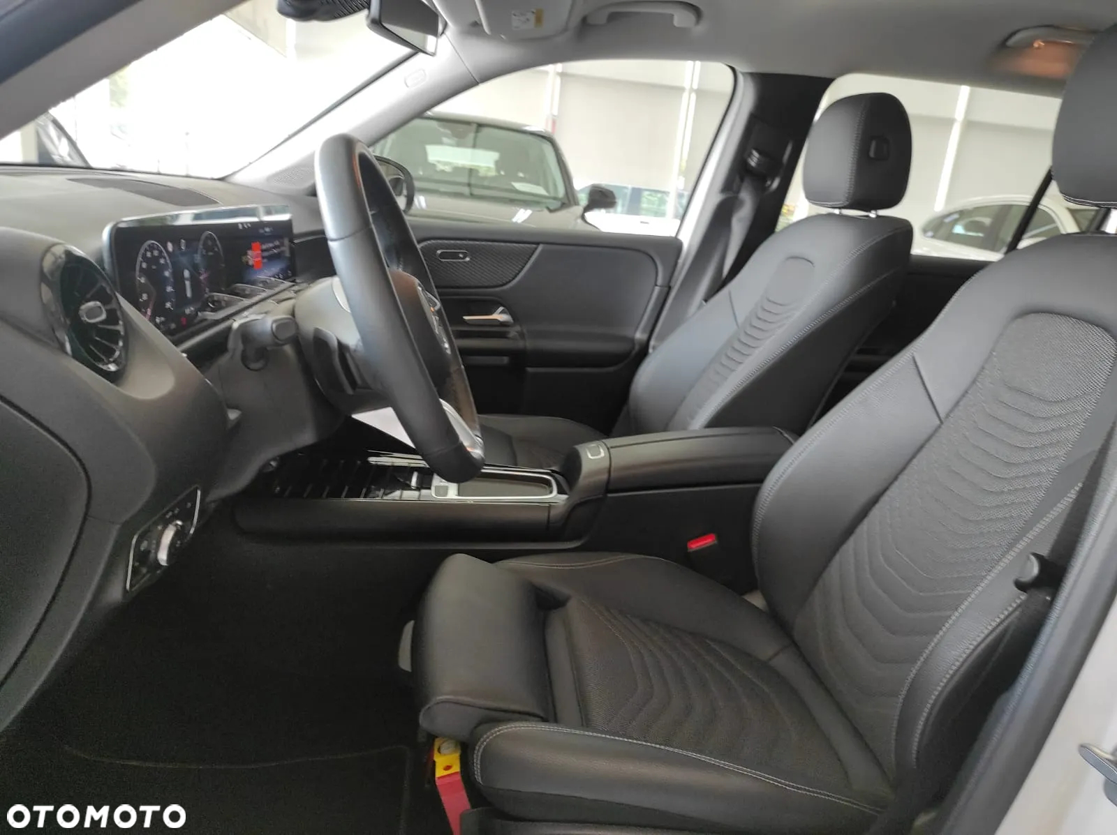 Mercedes-Benz GLB ver-200-d-4--matic-8g--dct - 14