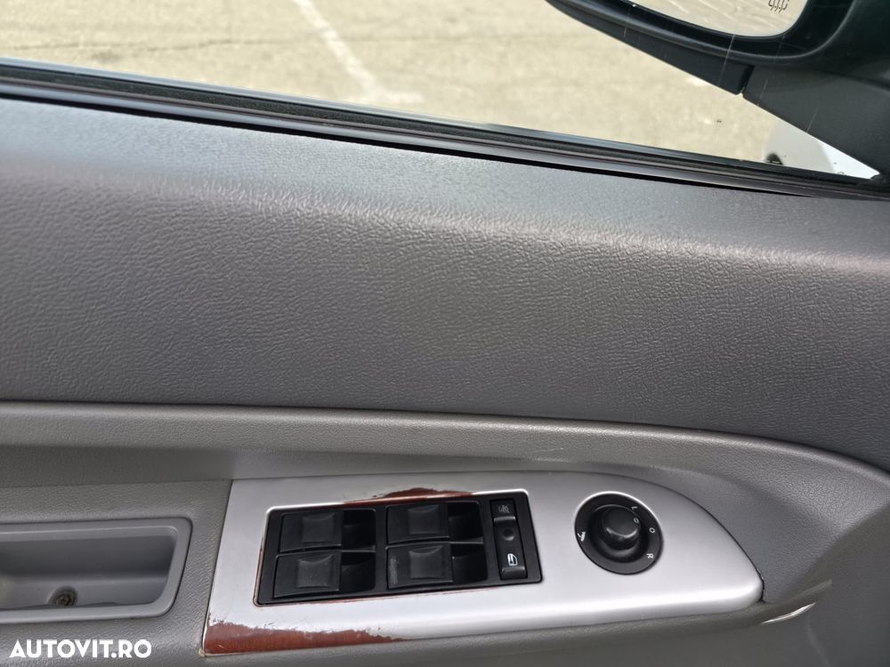 Jeep Grand Cherokee - 13