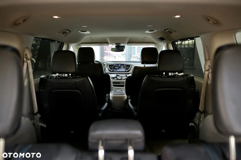 Chrysler Pacifica - 23