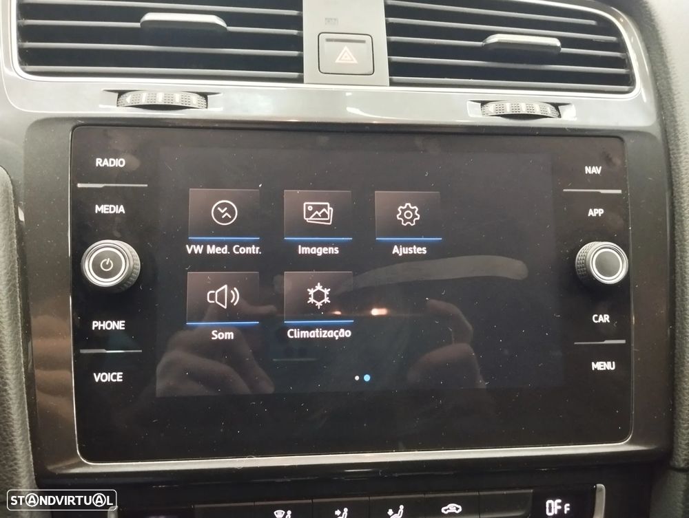 VW Golf Variant 2.0 TDi R-Line DSG - 25