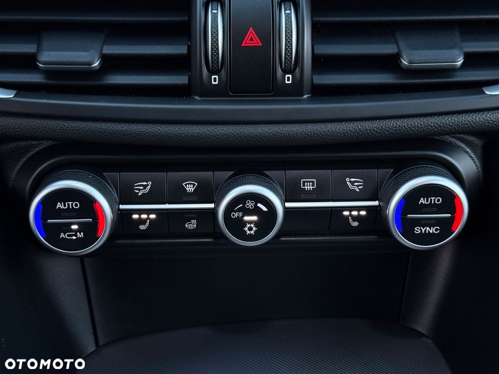 Alfa Romeo Giulia 2.0 Turbo 16V AT8-Q4 Veloce Ti - 19
