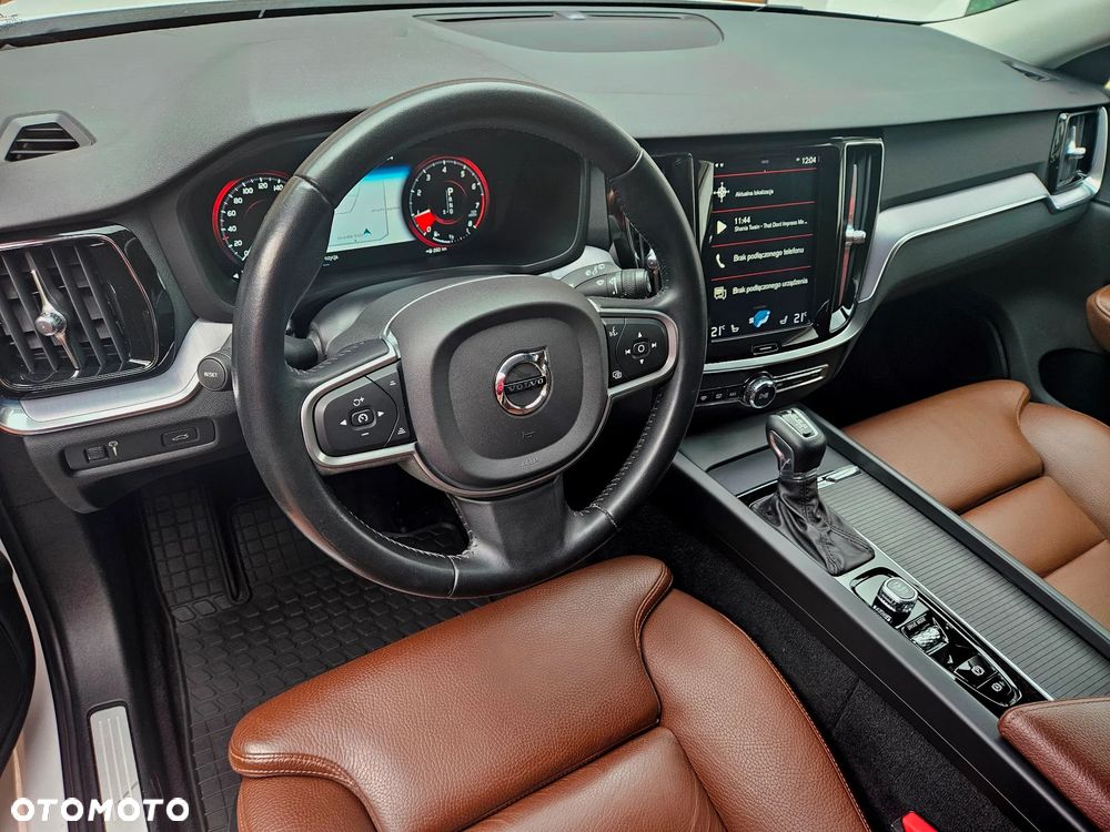 Volvo V60 T4 Momentum Pro - 13