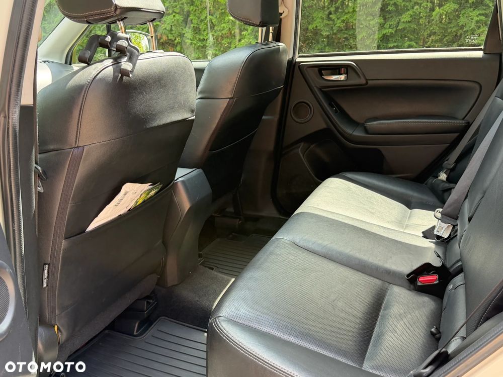 Subaru Forester 2.0 XT Platinum Lineartronic - 10