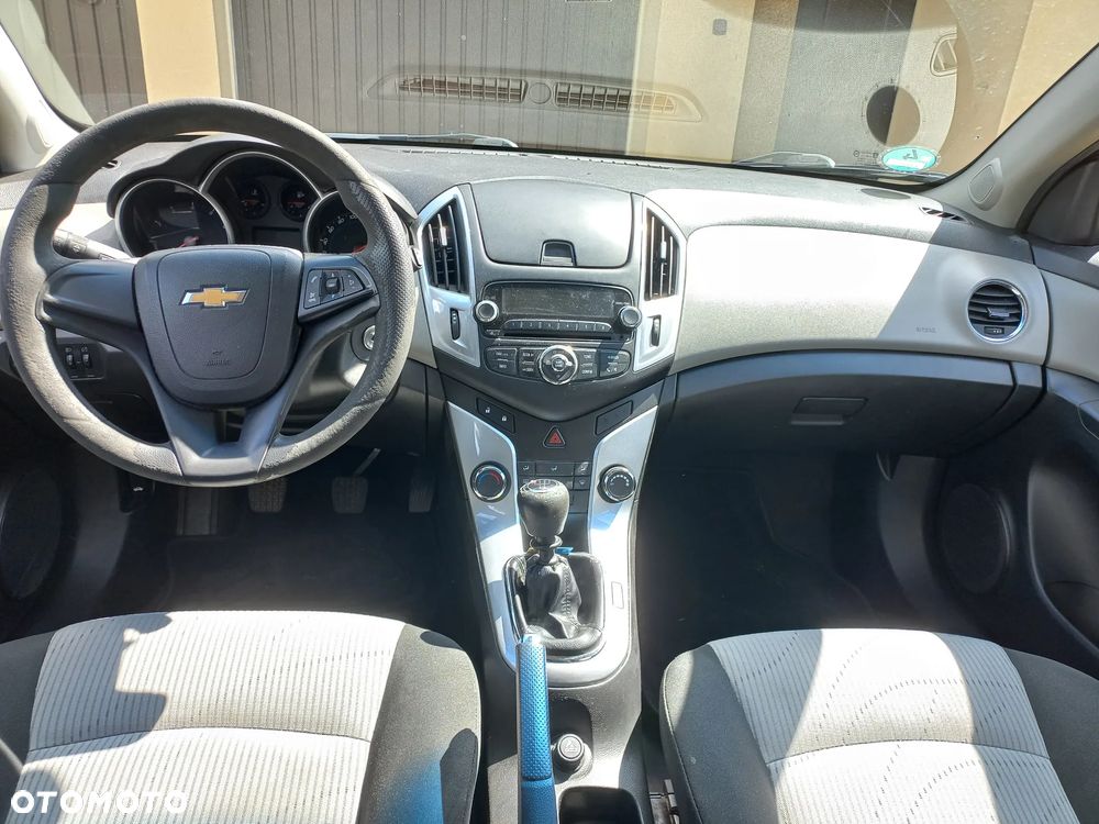 Chevrolet Cruze 1.6 LS - 5