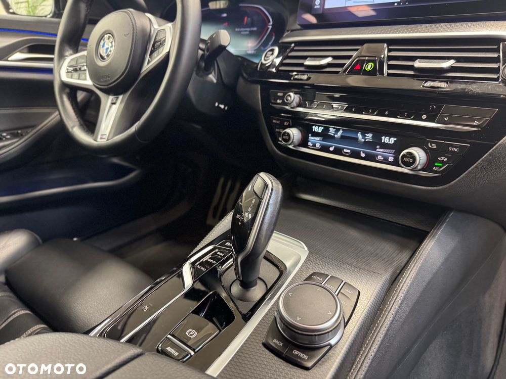 BMW Seria 5 530d xDrive mHEV M Sport sport - 21