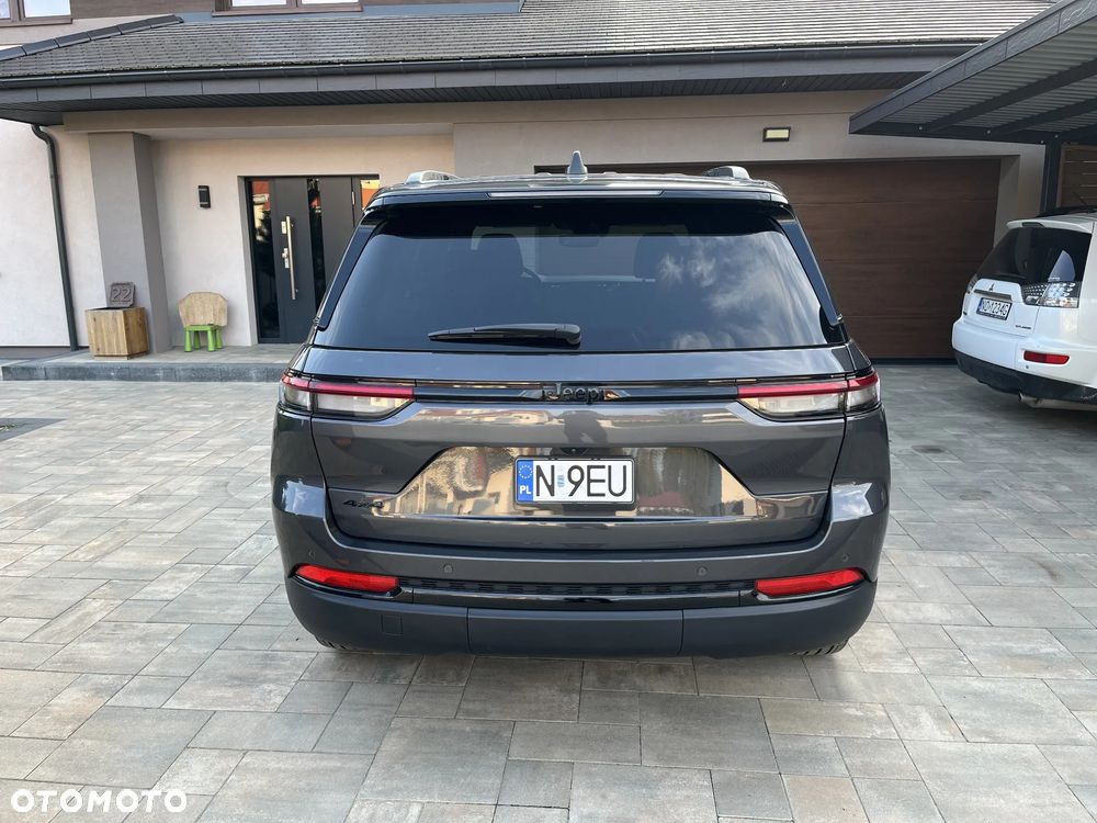 Jeep Grand Cherokee - 14