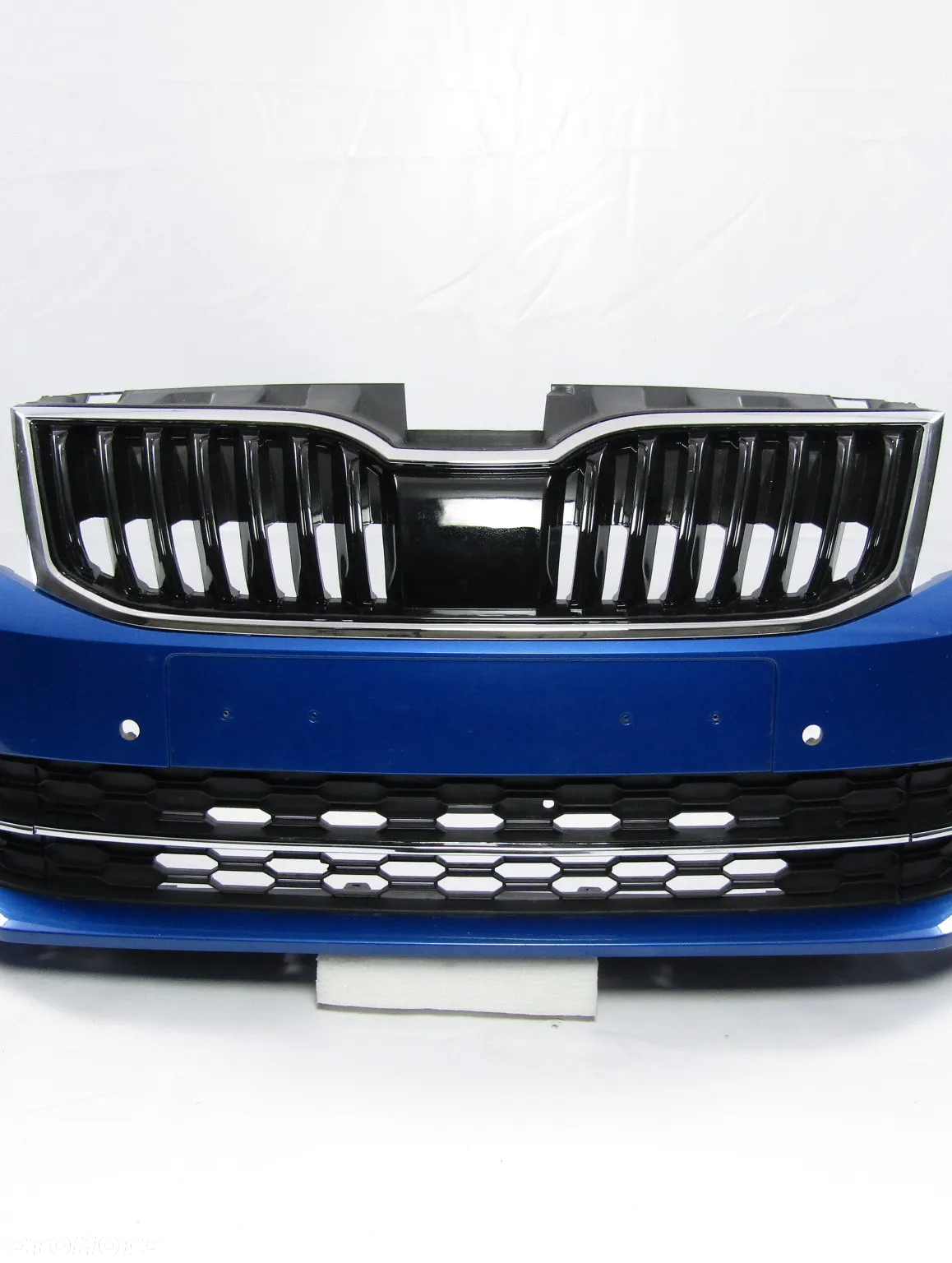 Zderzak przedni Skoda Octavia 3 17 - 20 Sprysk. / Pdc-4 LF5W - 8