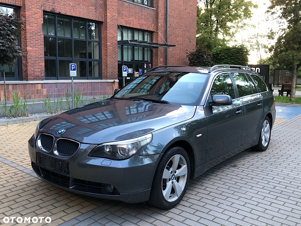 BMW Seria 5 525xi - 1