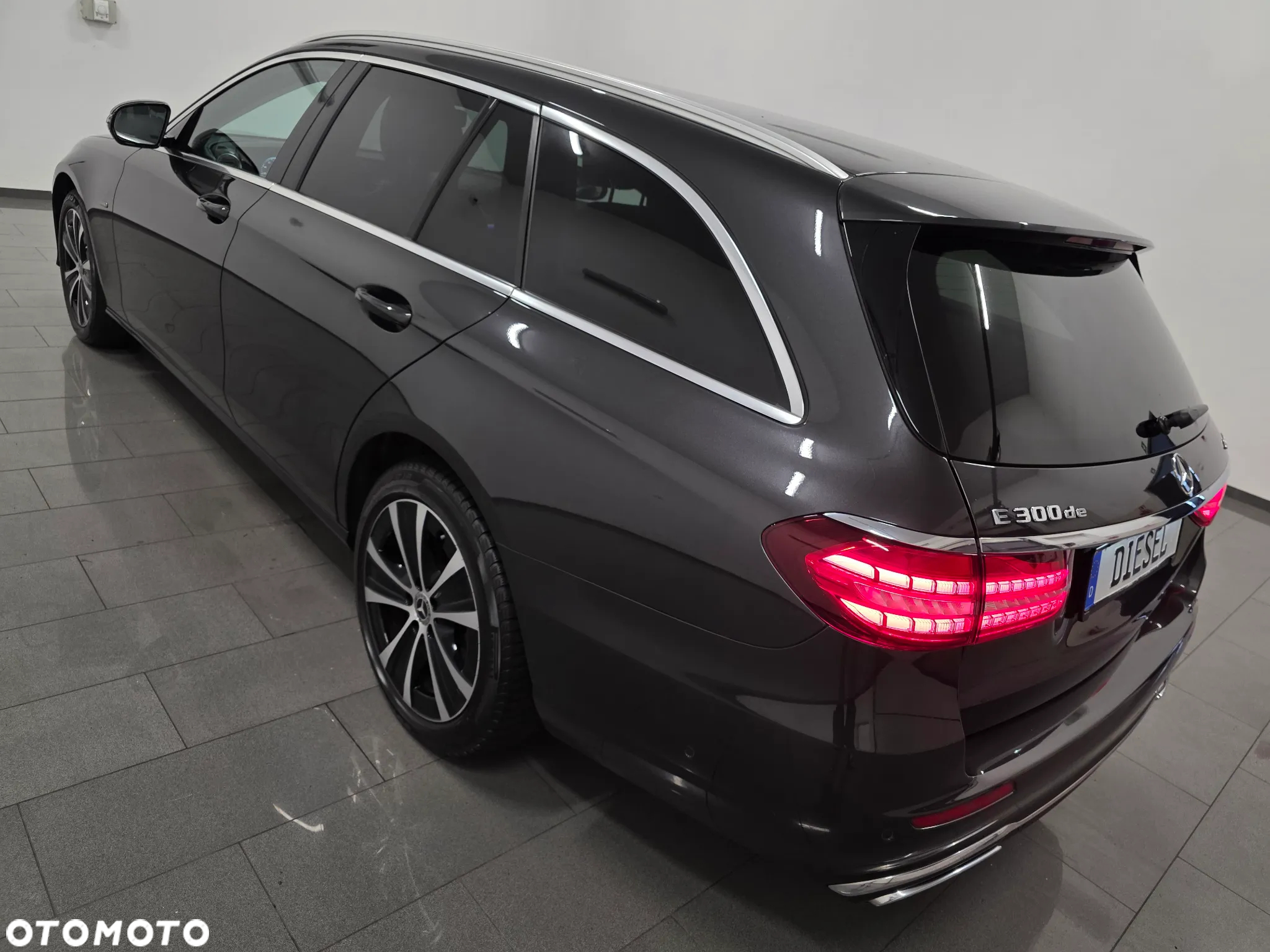Mercedes-Benz Klasa E 300 de 9G-TRONIC Exclusive - 5