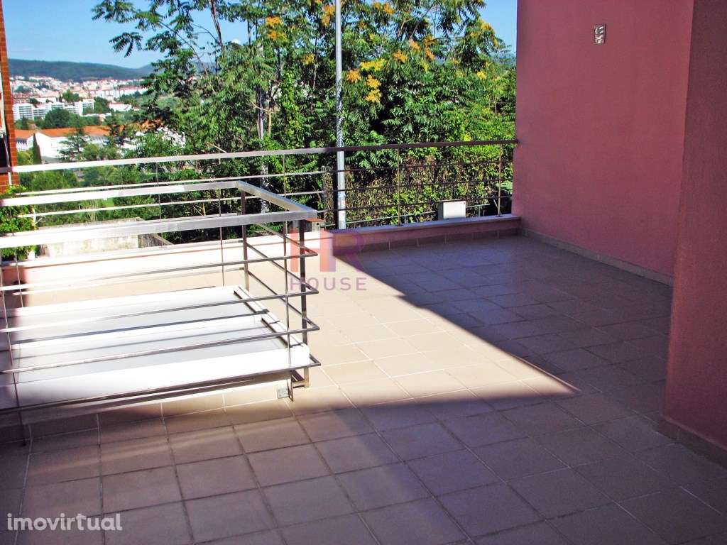 Arrenda-se T1 Terraço privativo - Grande imagem: 3/18