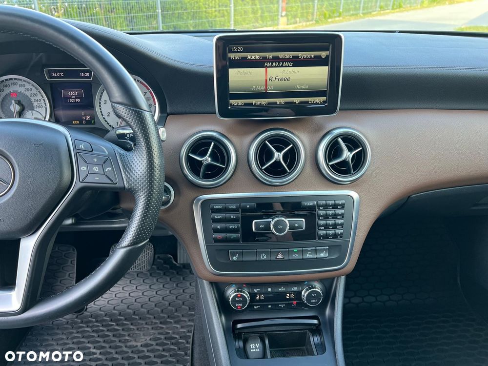 Mercedes-Benz Klasa A 250 4Matic 7G-DCT - 24