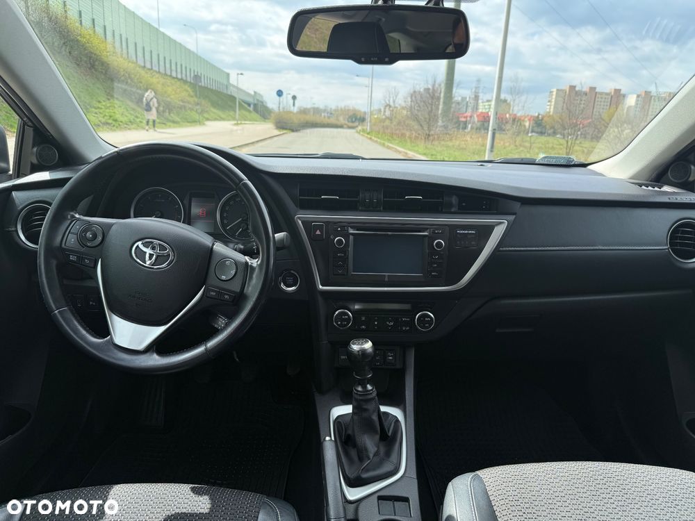 Toyota Auris 1.6 Prestige - 8