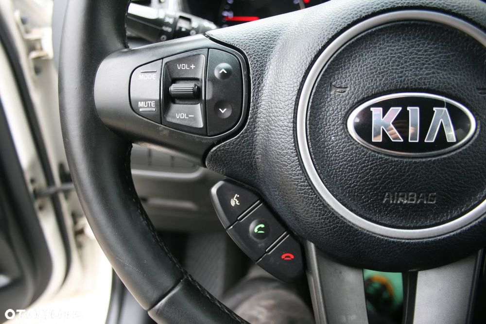 Kia Carens 1.7 CRDi XL 7os - 19