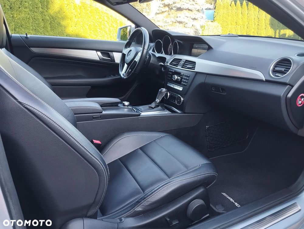 Mercedes-Benz Klasa C 350 CGI BlueEff - 17