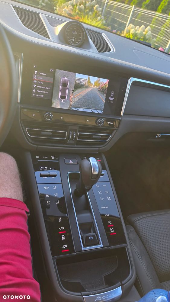 Porsche Macan T - 19