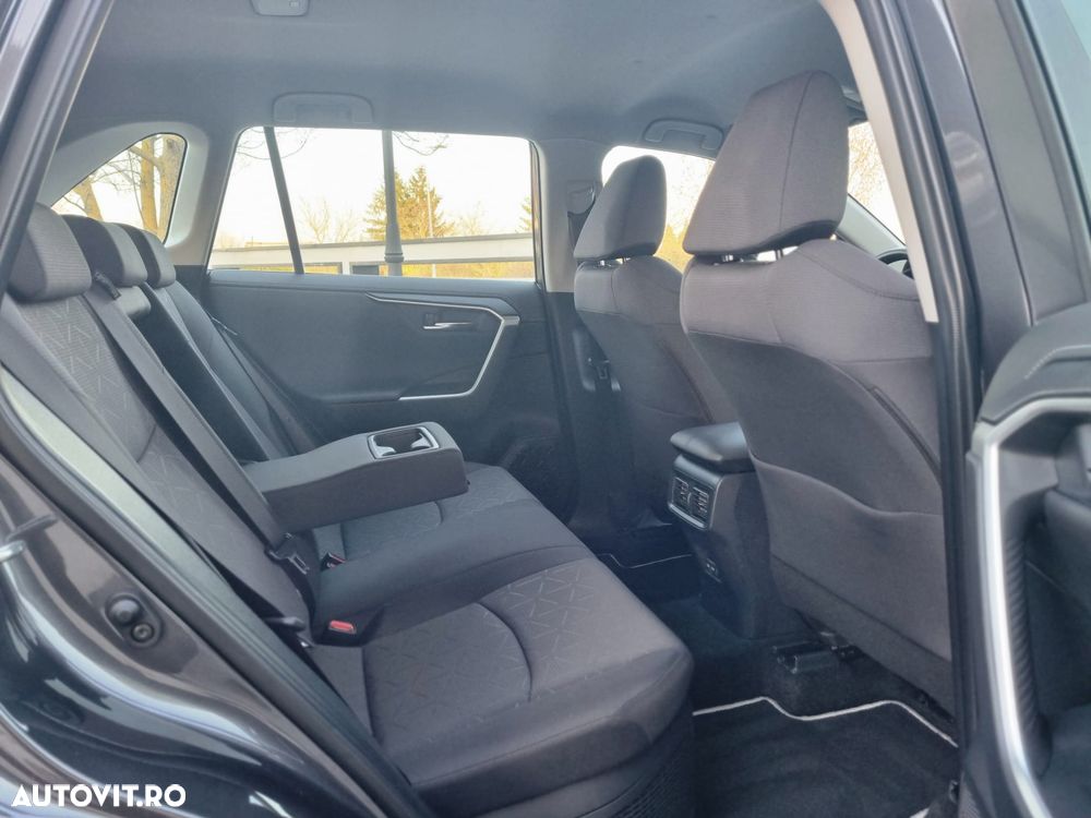 Toyota RAV4 - 11