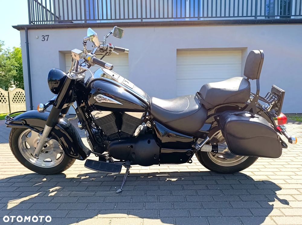 Suzuki Intruder - 1