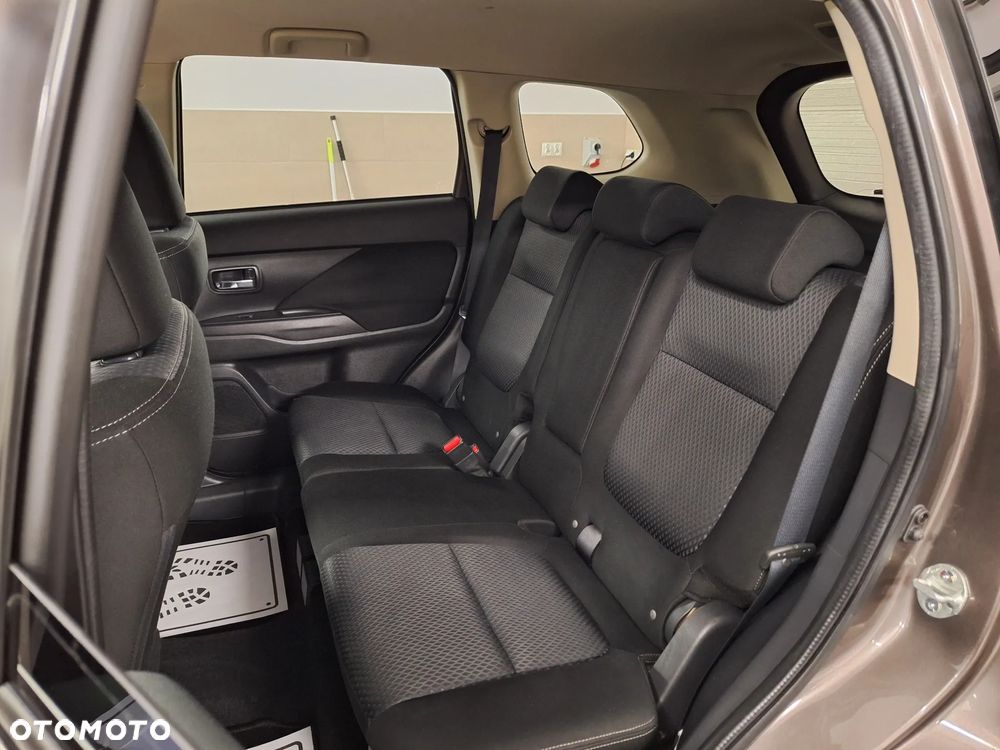 Mitsubishi Outlander 2.0 2WD Diamant Edition - 22