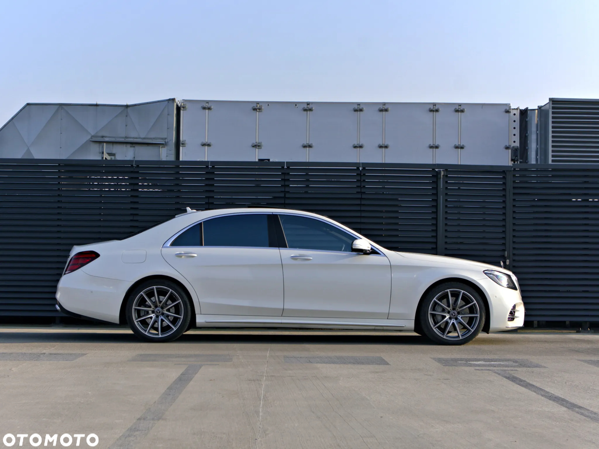 Mercedes-Benz Klasa S 560 4-Matic L 9G-TRONIC - 24
