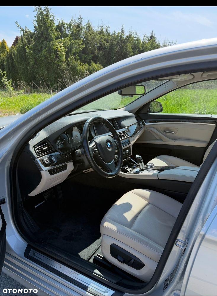 BMW Seria 5 528i xDrive Sport-Aut Luxury Line - 13