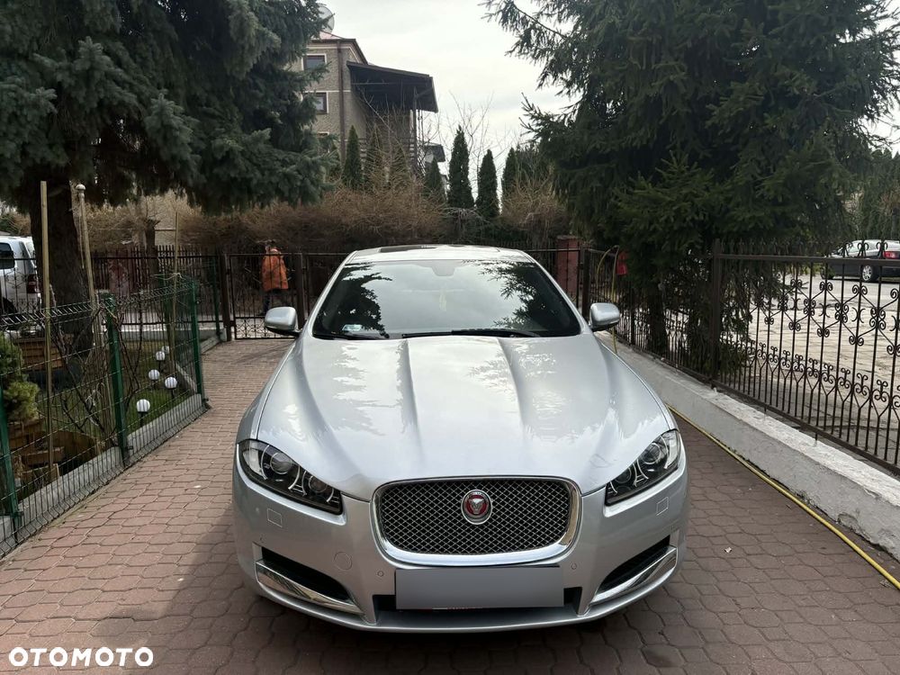 Jaguar XF 35t AWD R-Sport - 10
