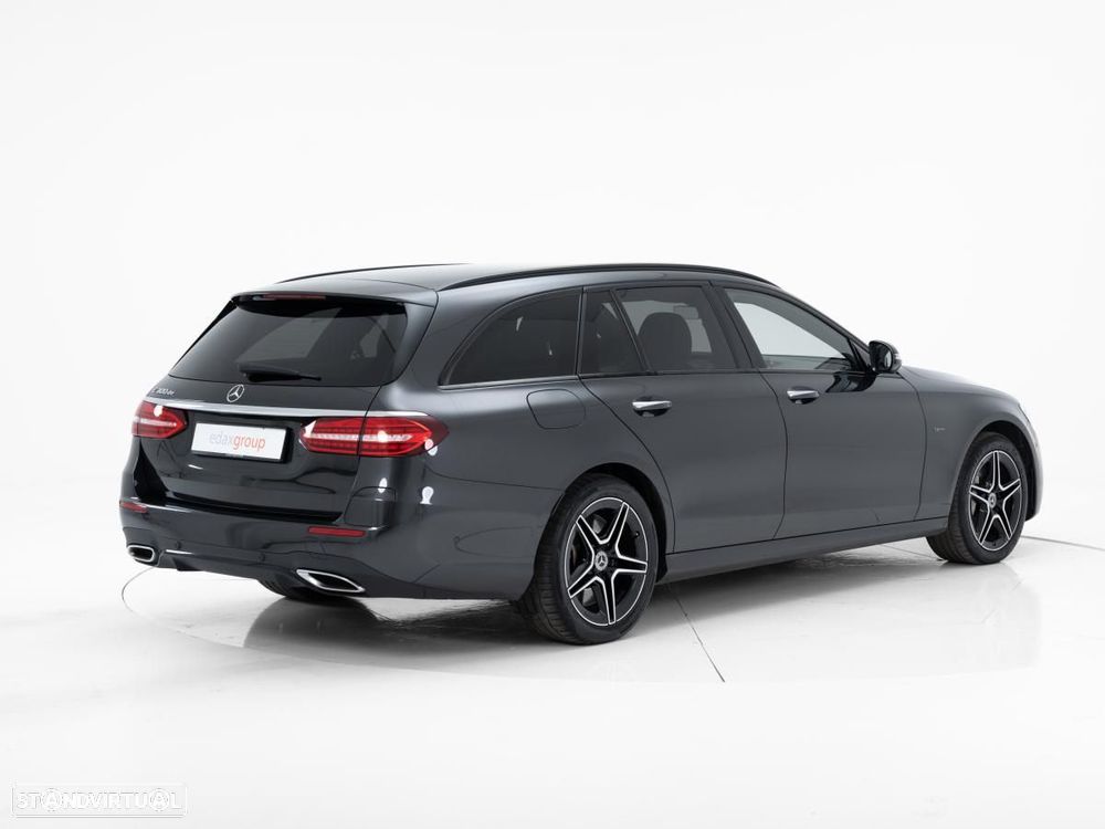 Mercedes-Benz E 300 de AMG Line - 4