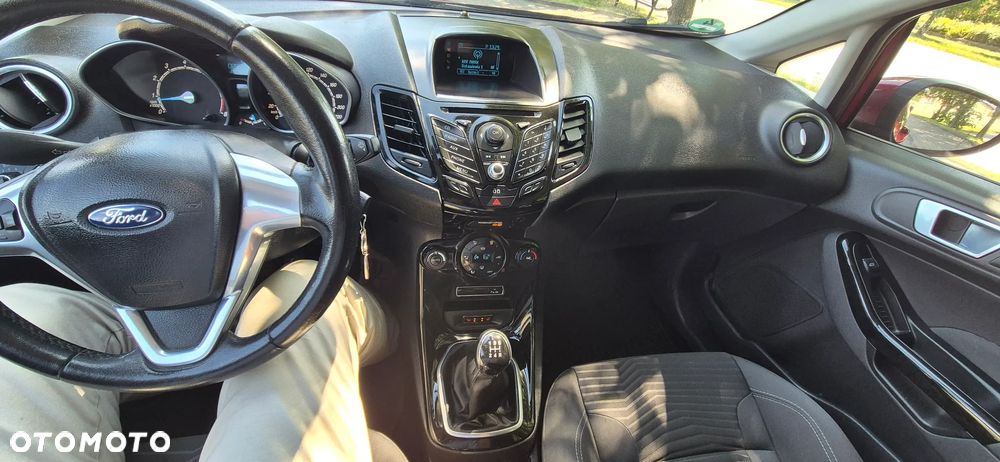 Ford Fiesta 1.25 Titanium EU6 - 19