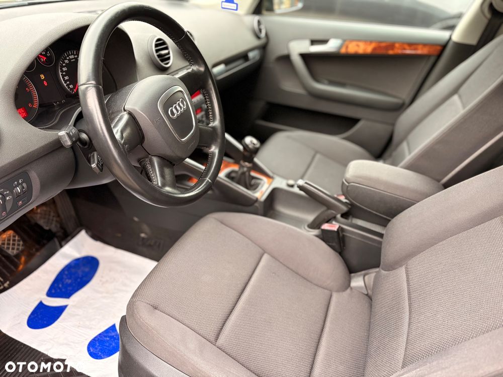 Audi A3 Sportback 1.9 TDI Attraction - 9